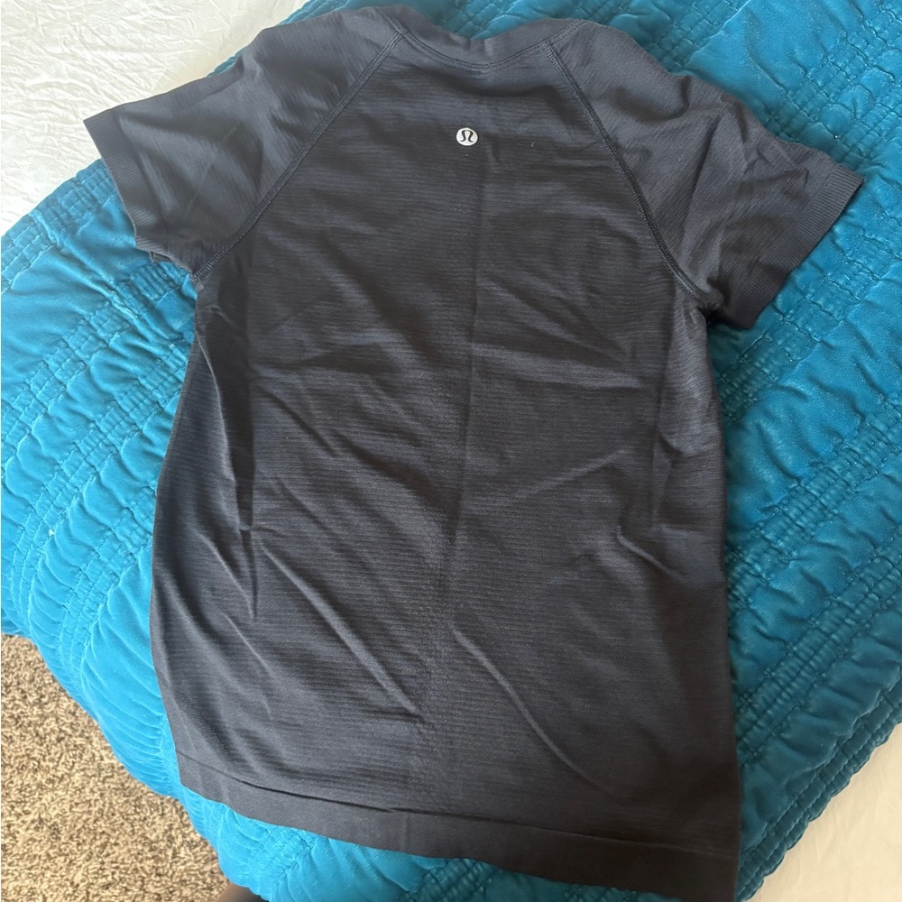 lululemon athletica Black Short Sleeve Tee